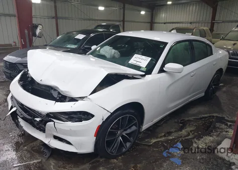 2016 Dodge Charger Sxt z USA, uszkodzony, nr VIN 2C3CDXHG7GH237168